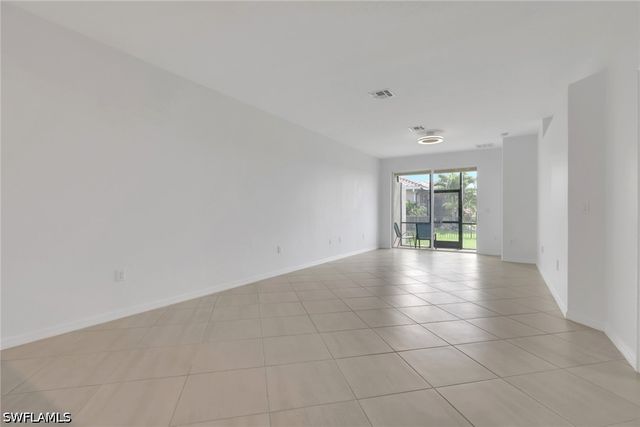 1645 Alameda DR, Naples, FL 34120