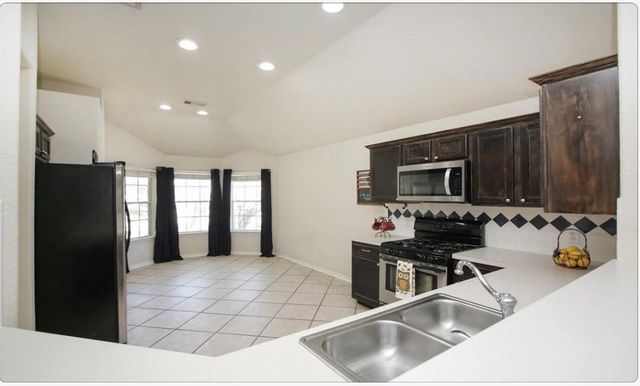 12006 Cyprus Fld, North Houston, TX 77070