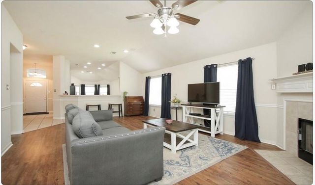 12006 Cyprus Fld, North Houston, TX 77070