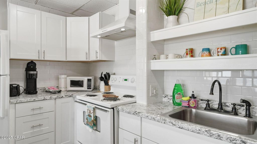 Image 6 of property listing at 15413 Front Beach Road 302, Panama City Beach, FL 32413
