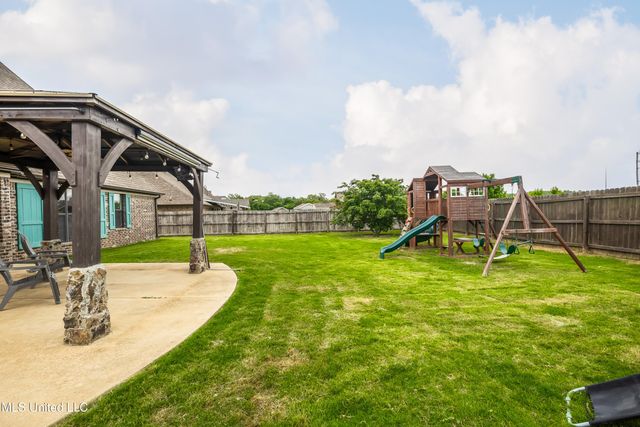 13525 Lapstone Loop, Olive Branch, MS 38654