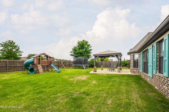 13525 Lapstone Loop, Olive Branch, MS 38654