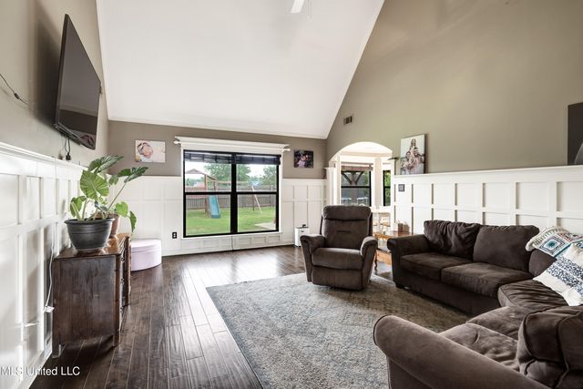 13525 Lapstone Loop, Olive Branch, MS 38654