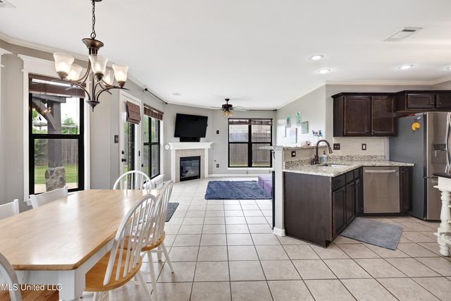 13525 Lapstone Loop, Olive Branch, MS 38654