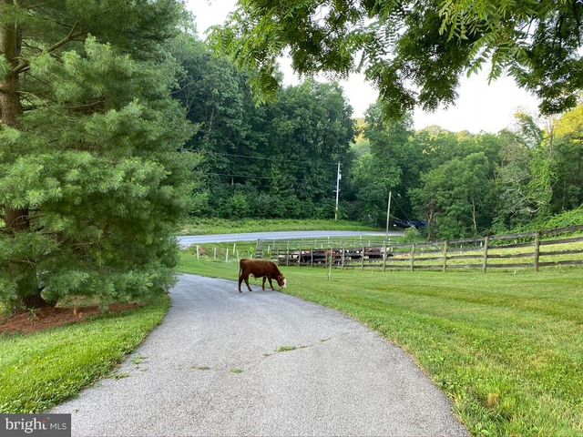 12046 BOHR CT, Glen Rock, PA 17327