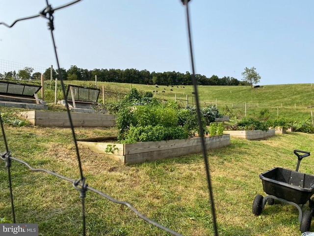 12046 BOHR CT, Glen Rock, PA 17327