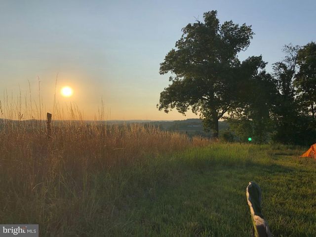 12046 BOHR CT, Glen Rock, PA 17327