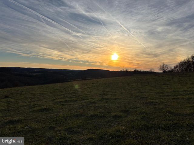 12046 BOHR CT, Glen Rock, PA 17327