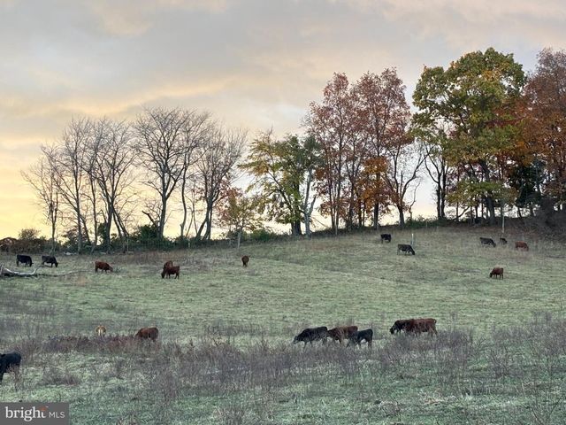 12046 BOHR CT, Glen Rock, PA 17327