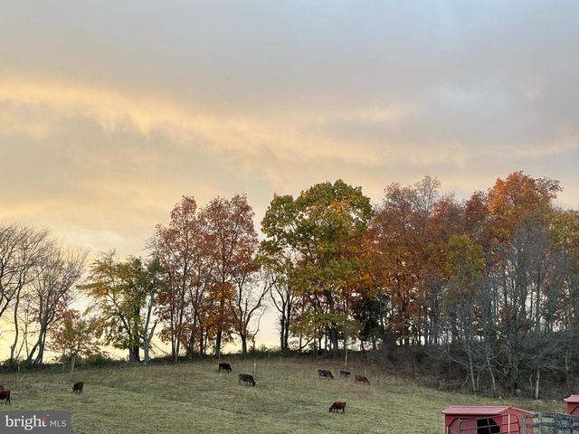 12046 BOHR CT, Glen Rock, PA 17327