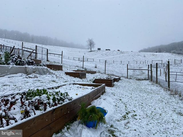 12046 BOHR CT, Glen Rock, PA 17327