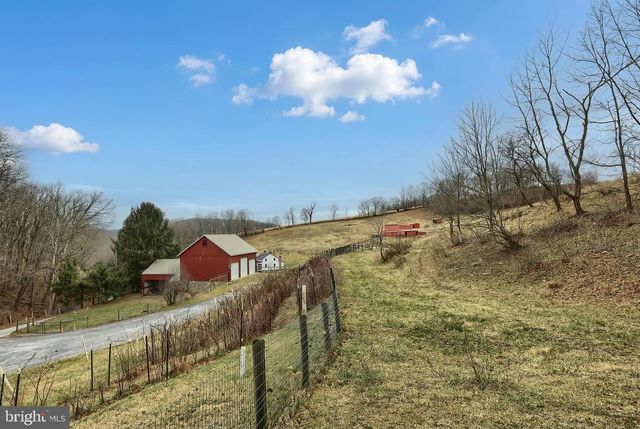 12046 BOHR CT, Glen Rock, PA 17327