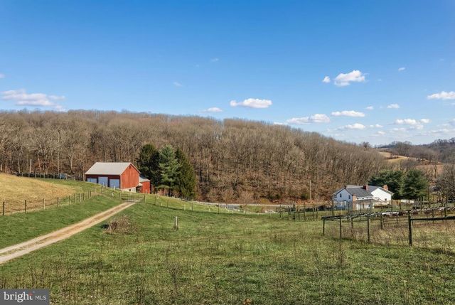 12046 BOHR CT, Glen Rock, PA 17327