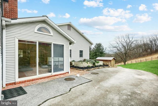 12046 BOHR CT, Glen Rock, PA 17327