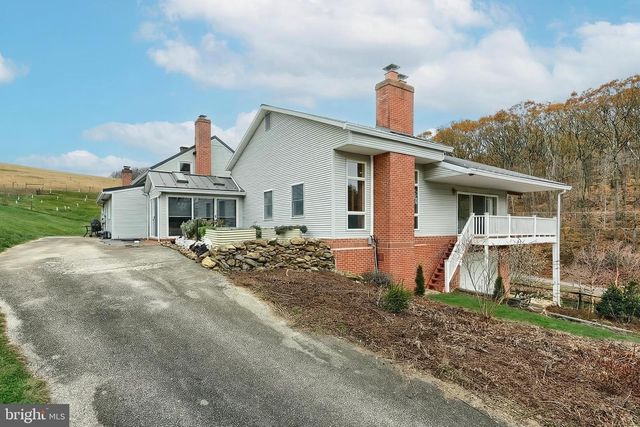 12046 BOHR CT, Glen Rock, PA 17327