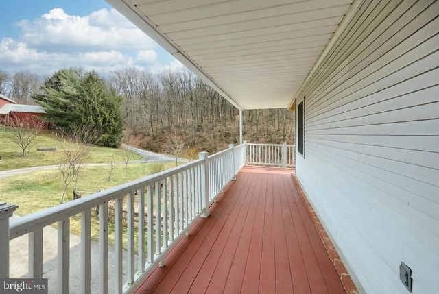 12046 BOHR CT, Glen Rock, PA 17327