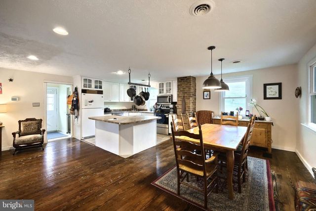 12046 BOHR CT, Glen Rock, PA 17327