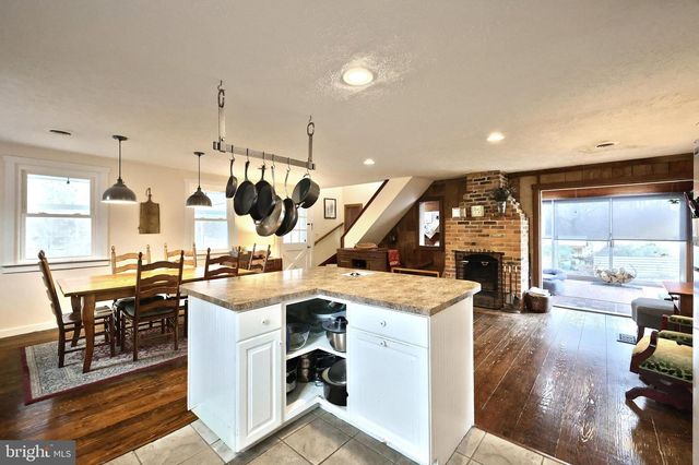 12046 BOHR CT, Glen Rock, PA 17327