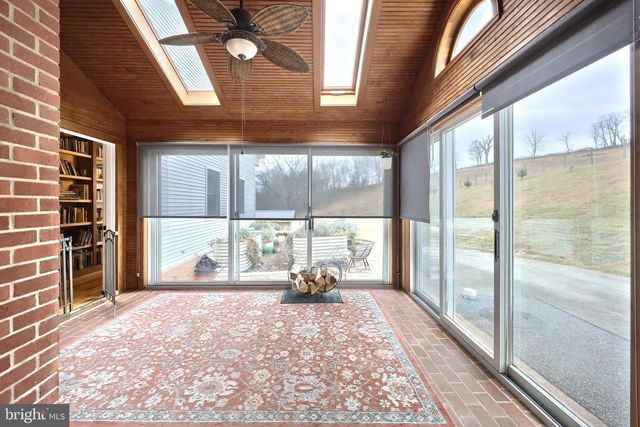 12046 BOHR CT, Glen Rock, PA 17327