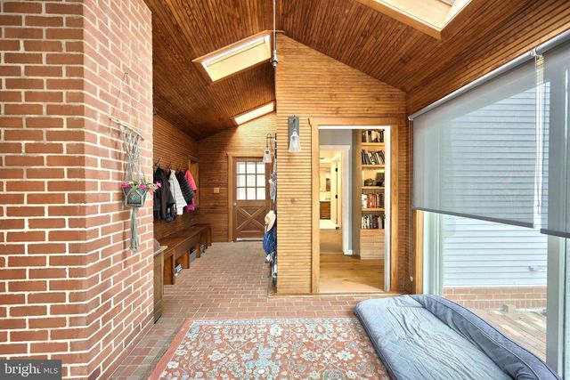 12046 BOHR CT, Glen Rock, PA 17327