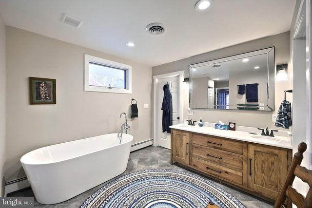 12046 BOHR CT, Glen Rock, PA 17327