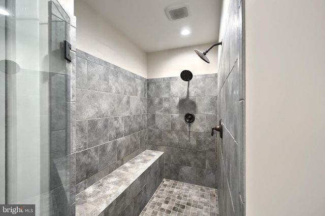 12046 BOHR CT, Glen Rock, PA 17327