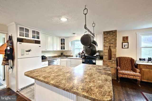 12046 BOHR CT, Glen Rock, PA 17327