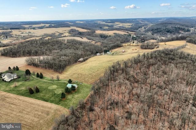 12046 BOHR CT, Glen Rock, PA 17327