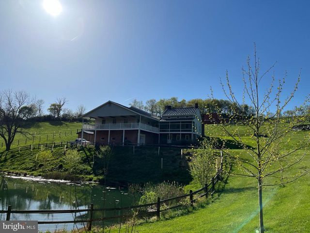 12046 BOHR CT, Glen Rock, PA 17327