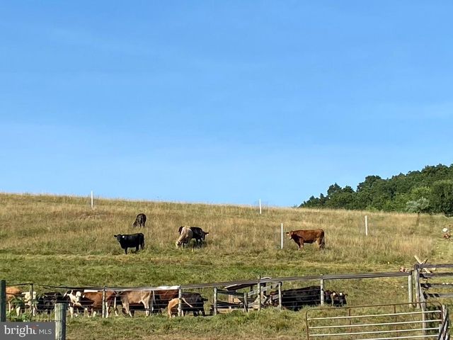 12046 BOHR CT, Glen Rock, PA 17327