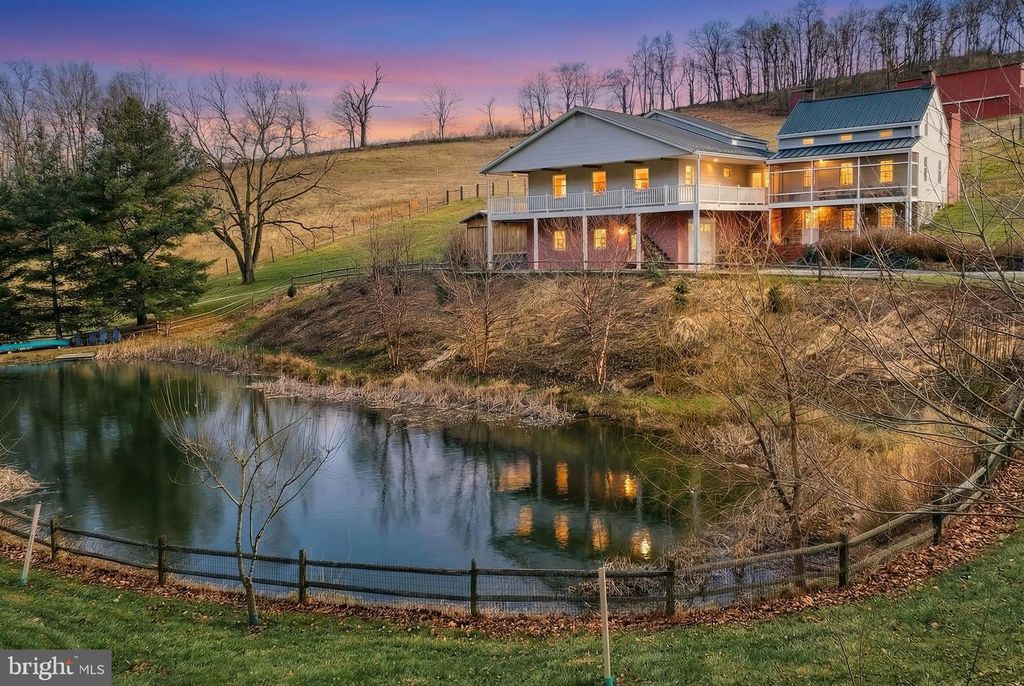 12046 BOHR CT, Glen Rock, PA 17327