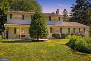 949 QUEENS DR, Yardley, PA 19067