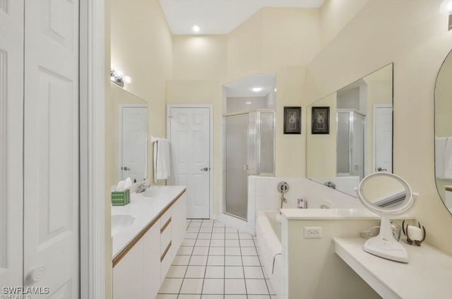 2305 Hidden Lake DR 3704, Naples, FL 34112