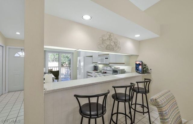 2305 Hidden Lake DR 3704, Naples, FL 34112