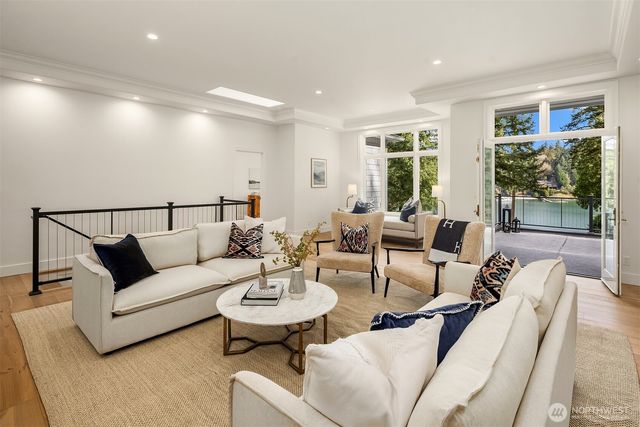 11710 Arrow Point Drive NE, Bainbridge Island, WA 98110