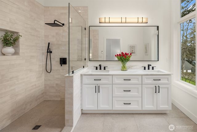 11710 Arrow Point Drive NE, Bainbridge Island, WA 98110