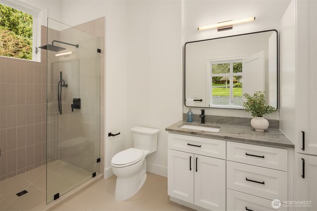 11710 Arrow Point Drive NE, Bainbridge Island, WA 98110