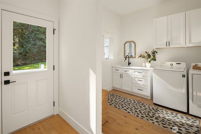 11710 Arrow Point Drive NE, Bainbridge Island, WA 98110