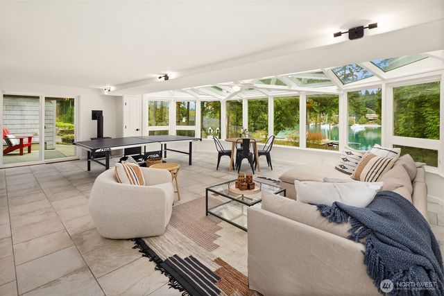 11710 Arrow Point Drive NE, Bainbridge Island, WA 98110