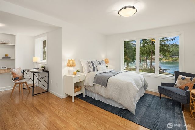 11710 Arrow Point Drive NE, Bainbridge Island, WA 98110