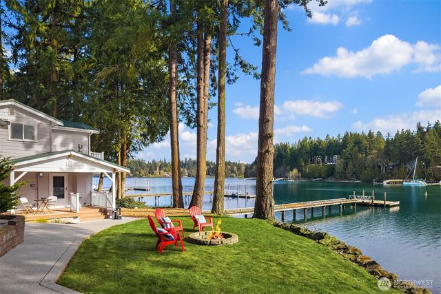 11710 Arrow Point Drive NE, Bainbridge Island, WA 98110