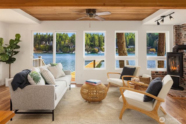 11710 Arrow Point Drive NE, Bainbridge Island, WA 98110