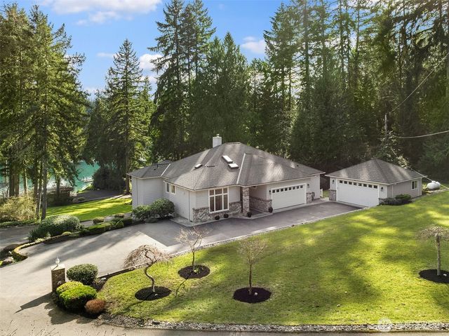 11710 Arrow Point Drive NE, Bainbridge Island, WA 98110