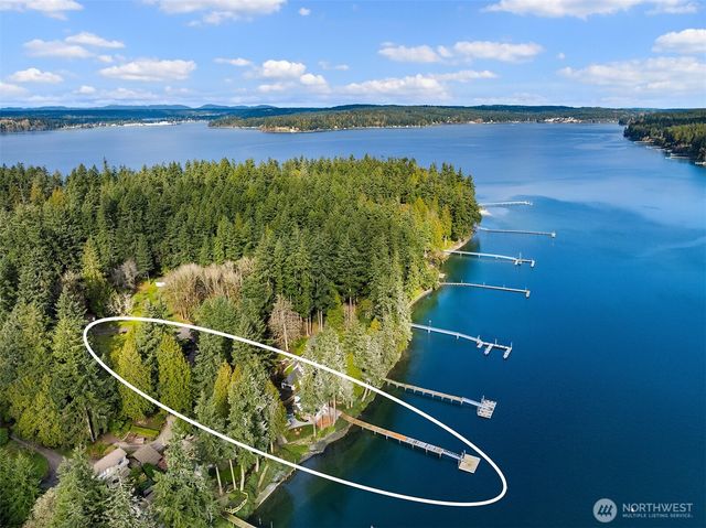 11710 Arrow Point Drive NE, Bainbridge Island, WA 98110