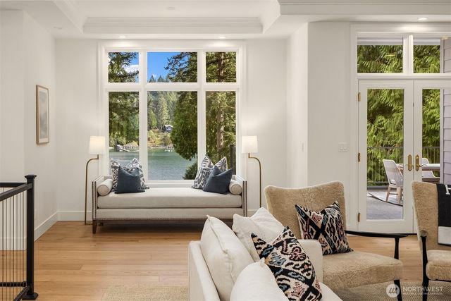 11710 Arrow Point Drive NE, Bainbridge Island, WA 98110