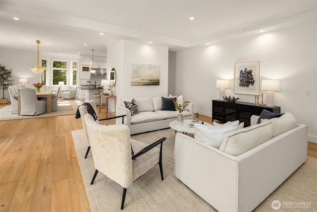 11710 Arrow Point Drive NE, Bainbridge Island, WA 98110