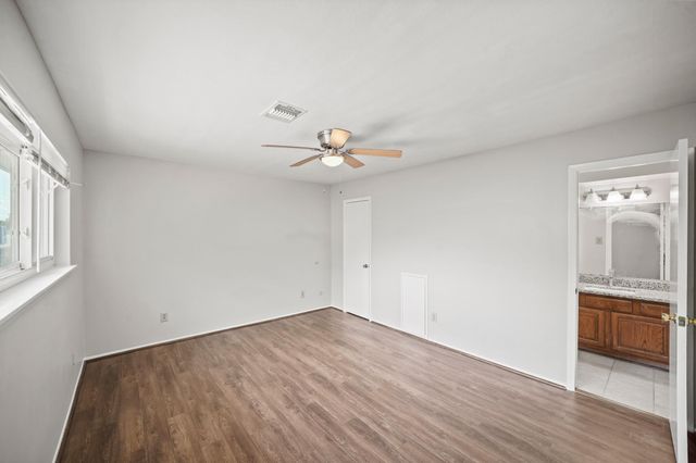 10814 Sugar Hill Drive B, Houston, TX 77042