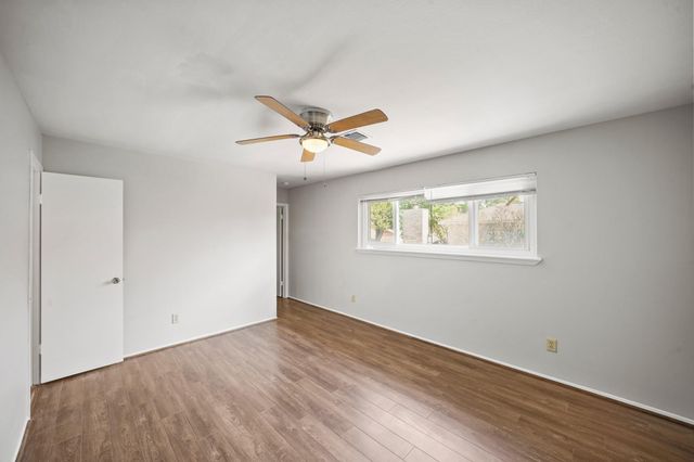 10814 Sugar Hill Drive B, Houston, TX 77042