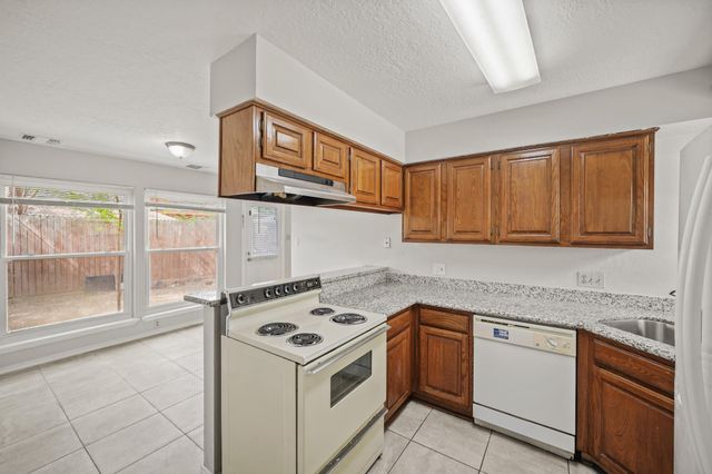 10814 Sugar Hill Drive B, Houston, TX 77042