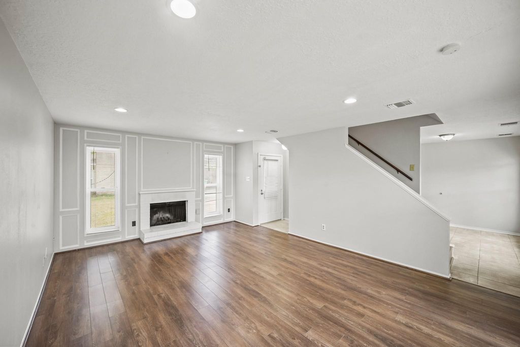 10814 Sugar Hill Drive B, Houston, TX 77042